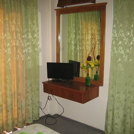 Onisillos Hotel 2*