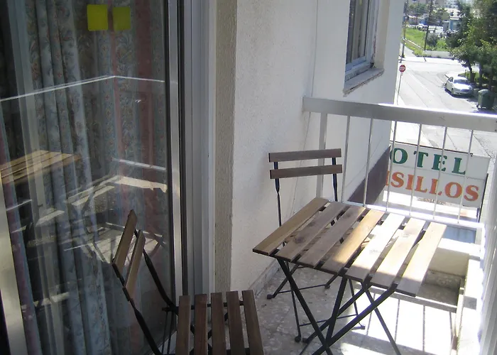 オニシロス ホテル ラルナカ