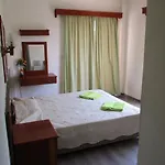 Onisillos מלון 2*