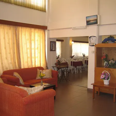 أونيسيلوس فندق لارنكا