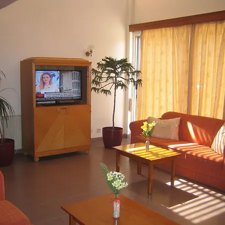 أونيسيلوس لارنكا