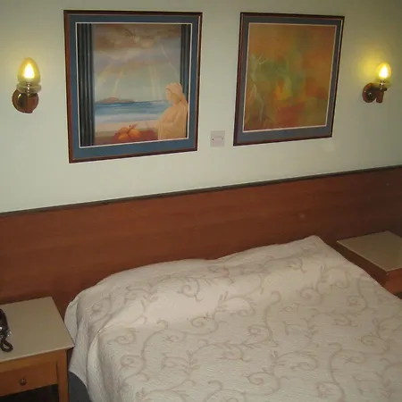 أونيسيلوس 2* لارنكا