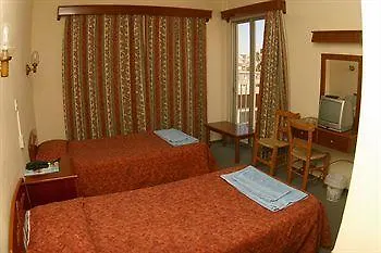 Onisillos 2* Lárnaca